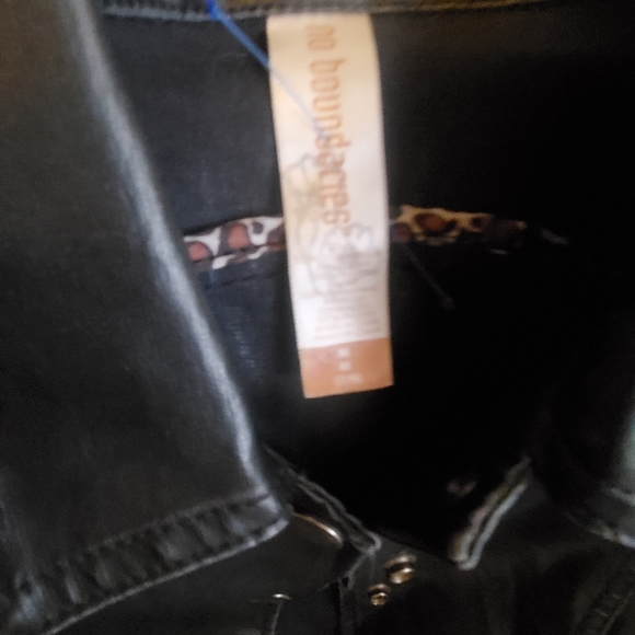 No Boundaries black polyester women's jacket - Picture 6 of 10